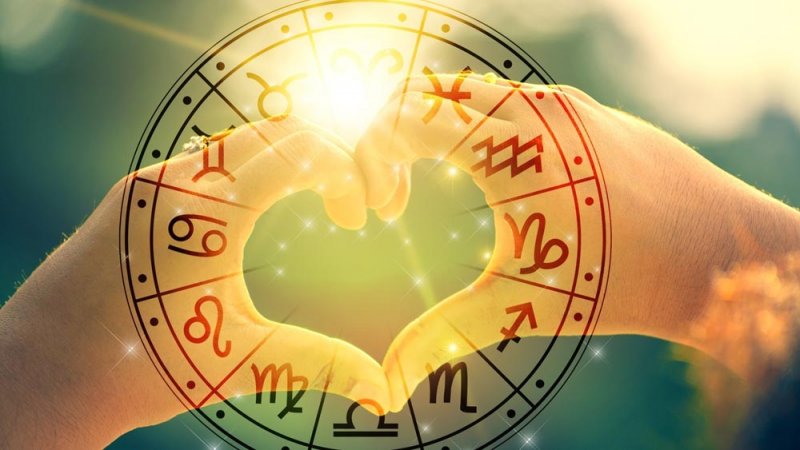 لا تكوني قاسية مع هذه الأبراج عندما تخطىء لأنها معجبة بك!