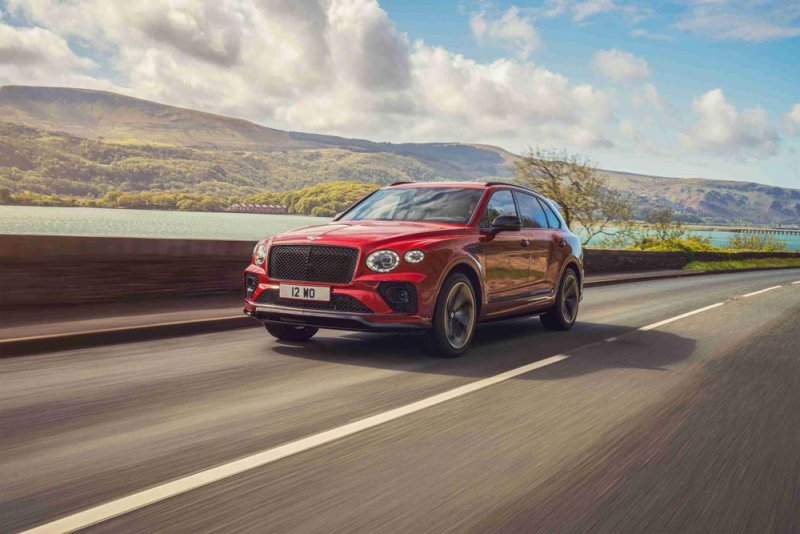Bentayga S الأكثر رياضية بين كل طرازات Bentayga