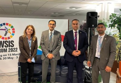 القائد يستعرض المبادرات التي أطلقتها المملكة في مجال السياسات الرقمية