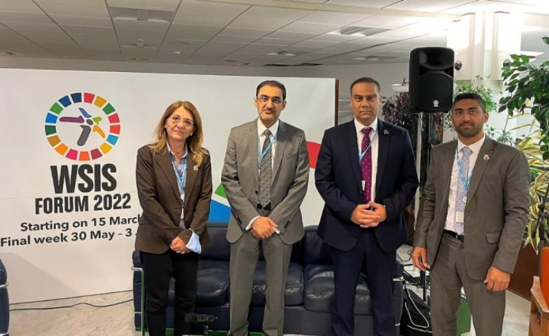 القائد يستعرض المبادرات التي أطلقتها المملكة في مجال السياسات الرقمية