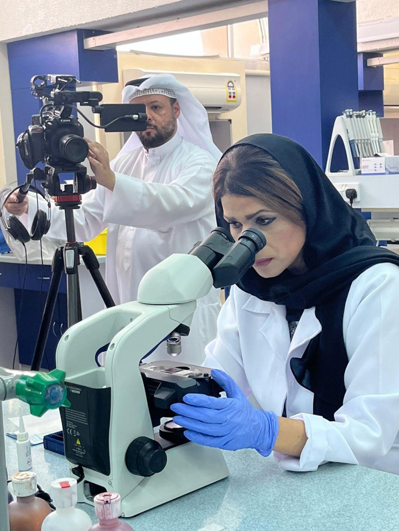 "العلوم الصحية" بجامعة البحرين تقدم تجارب عملية للطلبة عن بُعد