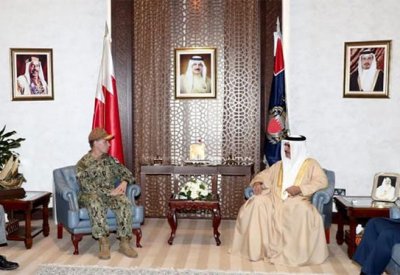 معالي وزير الداخلية يبحث التعاون والتنسيق الأمني مع قائد القوات البحرية بالقيادة المركزية الأمريكية قائد الأسطول الخامس