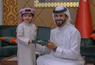 ناصر بن حمد: نعمل بروح الفريق الواحد للاهتمام بشبابنا وتنمية قدراتهم ومهاراتهم