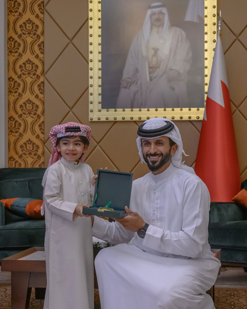 ناصر بن حمد: نعمل بروح الفريق الواحد للاهتمام بشبابنا وتنمية قدراتهم ومهاراتهم