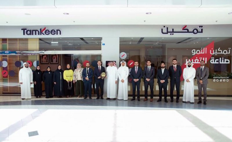 "تمكين" تتسلم الدرع الذهبي بمناسبة حصول مركز خدمة العملاء بالسيف على التصنيف الذهبي للسنة الثالثة ضمن برنامج (تقييم 3)