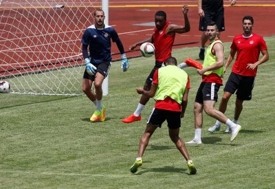 لاعبو كندا يعودون إلى التدريبات.. ويتفاوضون مع الاتحاد