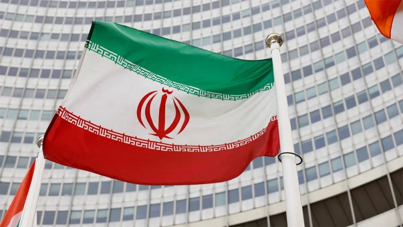 طرح نص يطلب من إيران "التعاون التام" أمام الوكالة الذرية