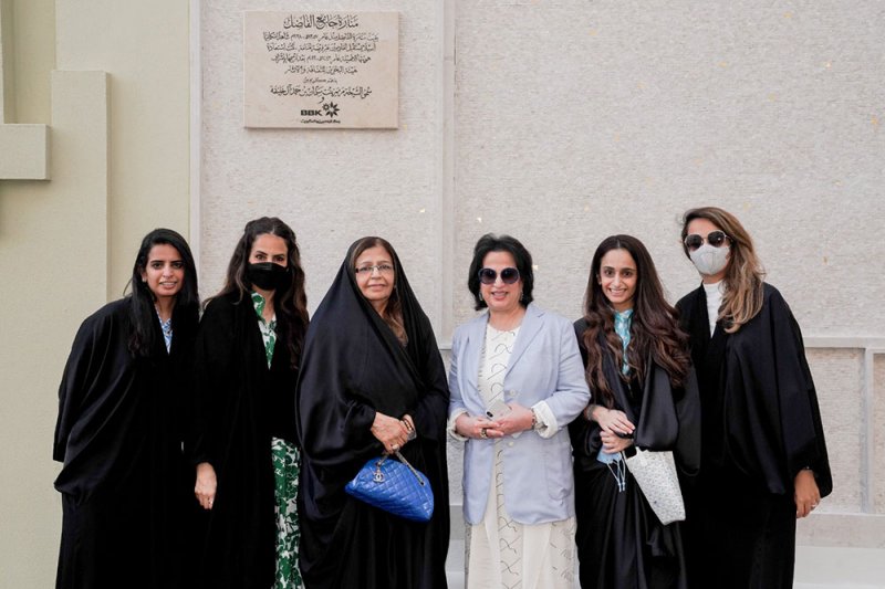 سمو الشيخة مريم بنت سلمان بن حمد آل خليفة تزور منارة جامع الفاضل بعد استعادة هويتها الأصلية