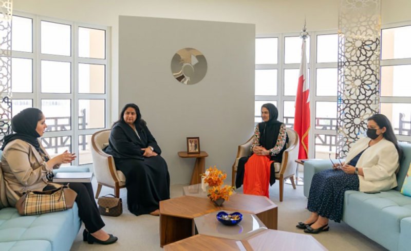 الأنصاري تشيد بدراسة الباحثة زكية سند حول العلاقة بين تمثيل المرأة في إدارة الشركات وأدائها المالي