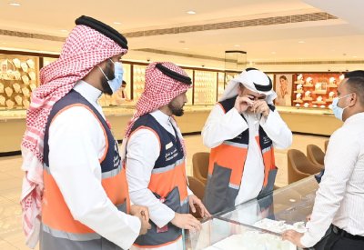 “الصناعة” تنفذ حملات رقابية على محلات المجوهرات