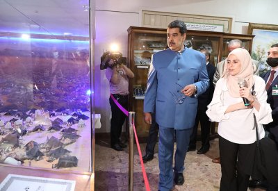 الرئيس الفنزويلي يزور إيران