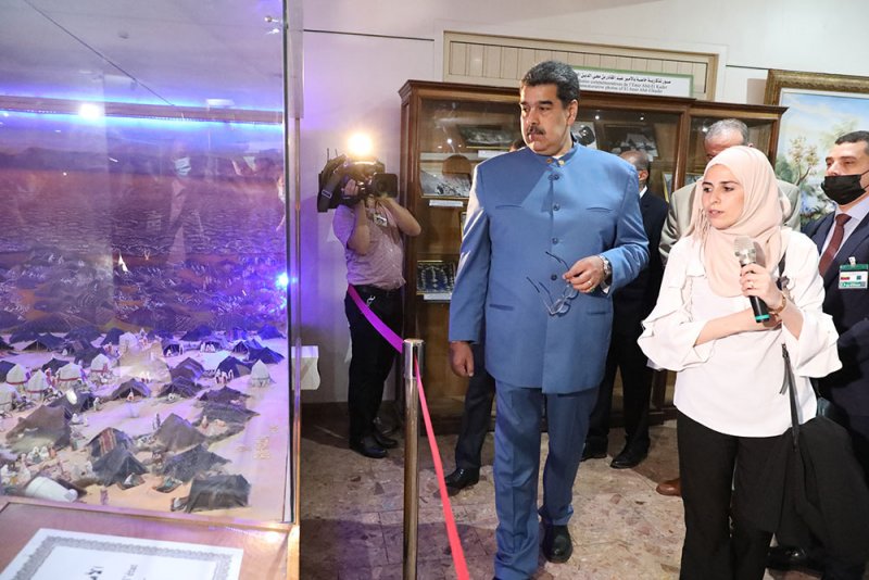 الرئيس الفنزويلي يزور إيران