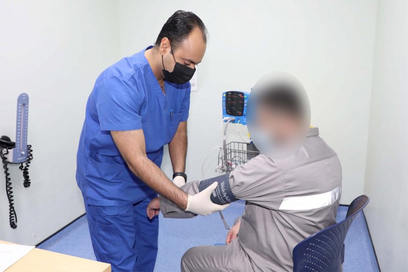 أطباء بـ"الصحة": رعاية متكاملة وخدمات طبية على مدار الساعة لنزلاء "الإصلاح والتأهيل"