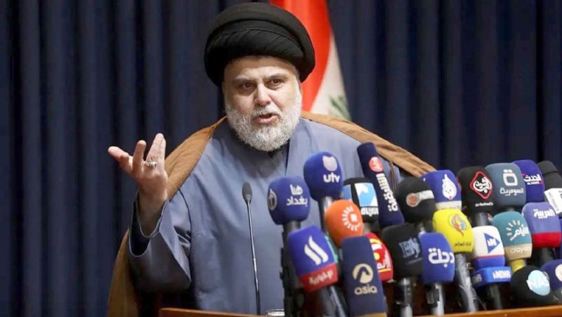 رئيس البرلمان العراقي يقبل استقالات نواب الصدر