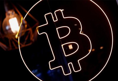 ما علاقة تجميد القروض "المشفرة" بانخفاض قيمة البتكوين 23%؟