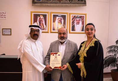 بالصورة: منح دراسية في كلية البحرين الجامعية