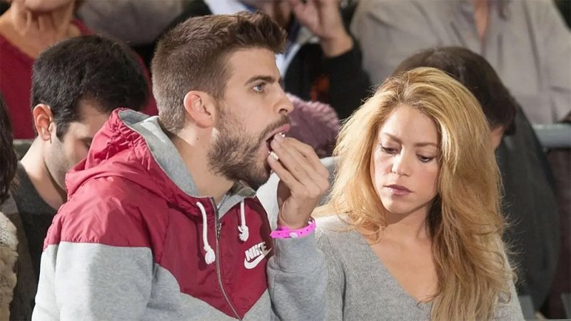 الفتاة المتهمة بتدمير علاقة شاكيرا وبيكيه.. تكشف وتهدد