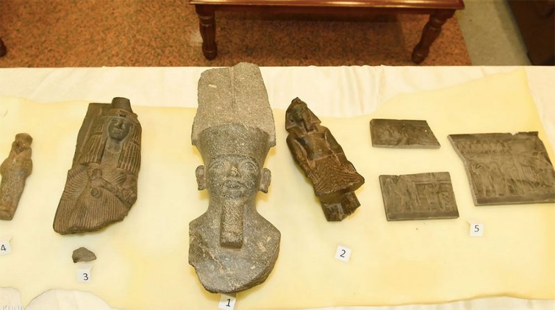 الكويت تسلم مصر آثارا فرعونية مهربة ضبطت في 2019