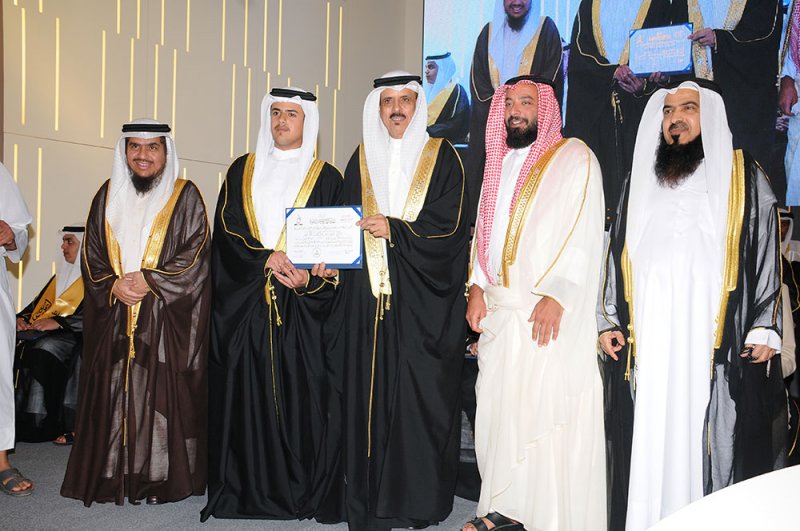 وزير التربية يرعى حفل تخريج الفوج الـ21 من طلاب مدارس الإيمان