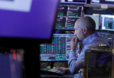 نصائح للتعامل مع السوق الهابطة.. هل الانخفاض فرصة لشراء المزيد من الأصول؟