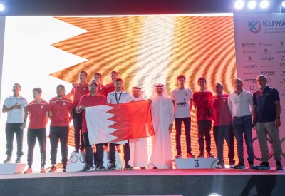 أبطال البحرين يتألقون في بطولة الأكواثلون الدولية بالكويت