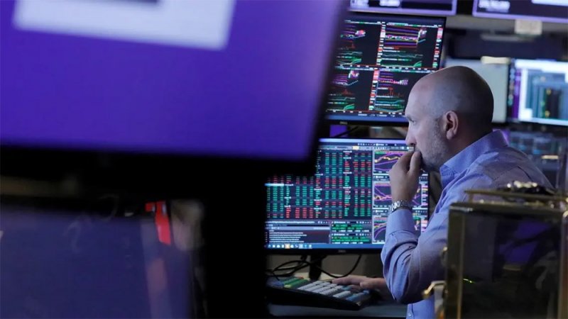 نصائح للتعامل مع السوق الهابطة.. هل الانخفاض فرصة لشراء المزيد من الأصول؟