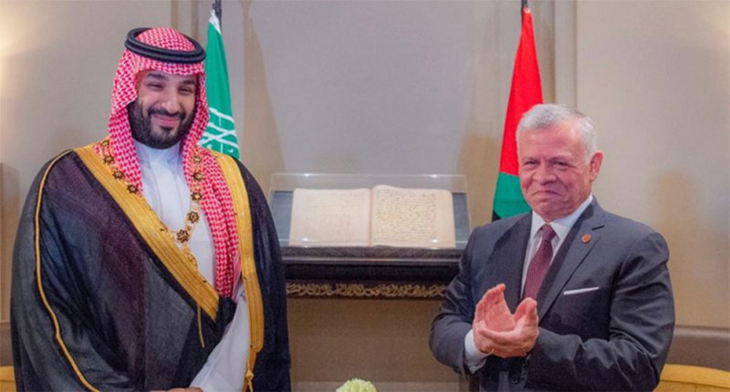 ما هي القلادة التي أهداها العاهل الأردني للأمير محمد بن سلمان؟