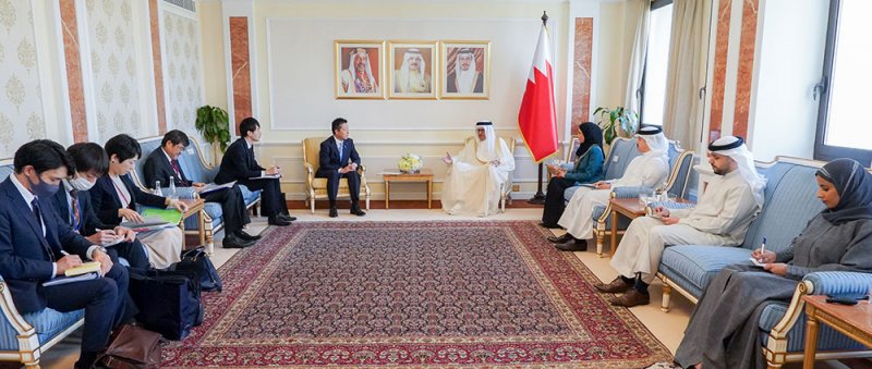 وزير الخارجية يستقبل النائب البرلماني لوزير خارجية اليابان