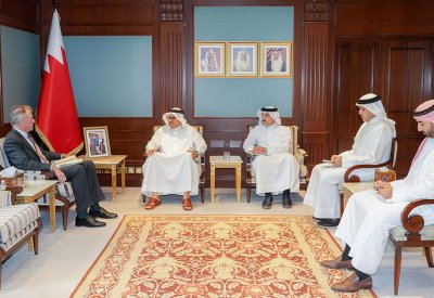 وزير الخارجية يستقبل المدير التنفيذي للمعهد الدولي للدراسات الاستراتيجية بالشرق الأوسط