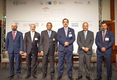 تنفيذ استراتيجية شاملة لتنمية التعاون الاقتصادي مع مختلف الأسواق العالمية
