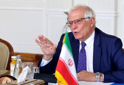 بوريل يبحث في طهران إحياء الاتفاق النووي الإيراني