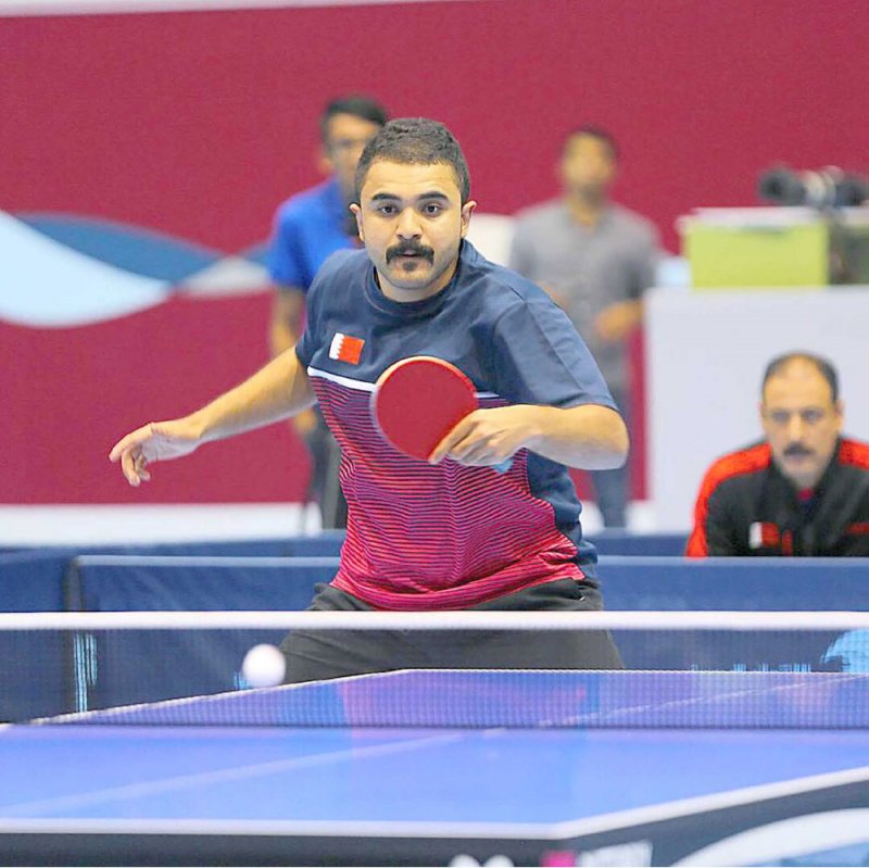 محمد عباس ينتقل لطاولة البحرين رسميا
