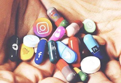 المخدرات والممنوعات تنتشر في وسائل التواصل العالمية