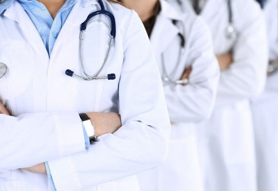 إلغاء قرار فصل خدمات الطب العام عن الطب الخاص.. وهذه التفاصيل