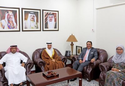 نائب محافظ العاصمة يستقبل السفير الماليزي