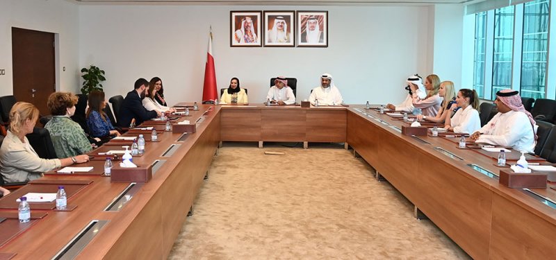 وزير الصناعة والتجارة يلتقي وفد سيدات الأعمال من جمهورية روسيا الاتحادية