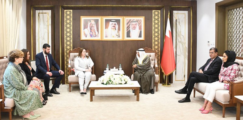 رئيس مجلس الشورى يثمّن جهود سيدات الأعمال البحرينيات