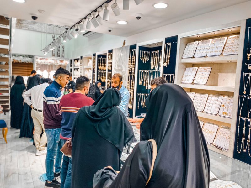 ارتفاع الذهب 40% والسيدات يبعنه لهذا السبب