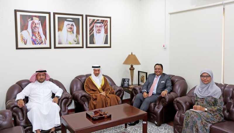 نائب محافظ العاصمة يستقبل السفير الماليزي