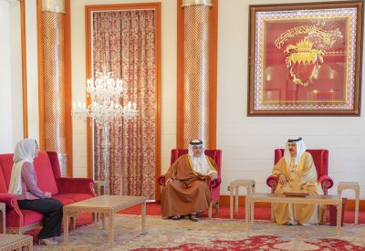 جلالة الملك المعظم يستقبل وزيرة السياحة حيث أدت اليمين القانونية أمام جلالته