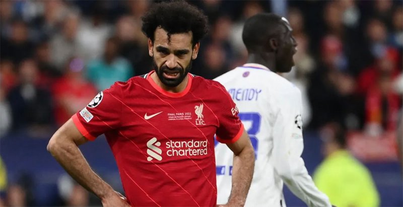 أسطورة ليفربول: مفاوضات صلاح تهدد النادي