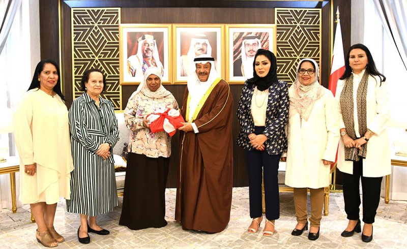 رئيس مجلس الشورى: المرأة البحرينية تمارس أدوارًا مجتمعية فاعلة وتنهض بمسؤولياتها في تعزيز العمل النسائي