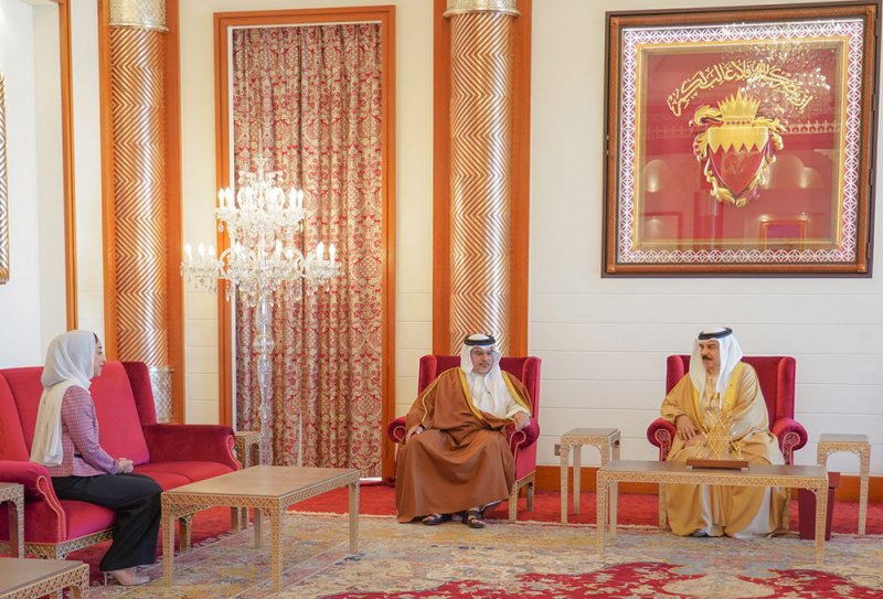 جلالة الملك المعظم يستقبل وزيرة السياحة حيث أدت اليمين القانونية أمام جلالته