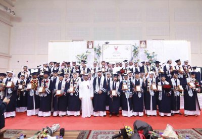سمو الشيخ سلمان بن عبدالله بن حمد آل خليفة يشرف حفل تخريج الفوج الثالث من "الفاتح الثانوية"