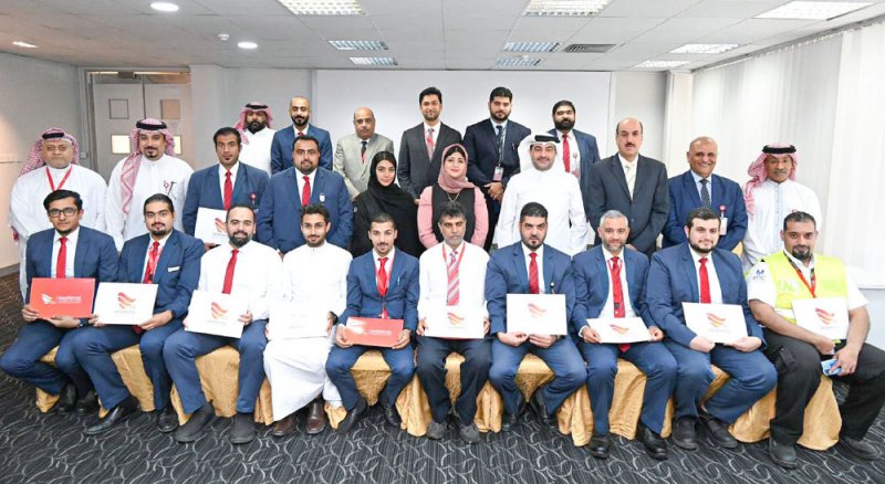“باس” تحتفي بالموظفين المكملين لبرنامج التطوير الإداري