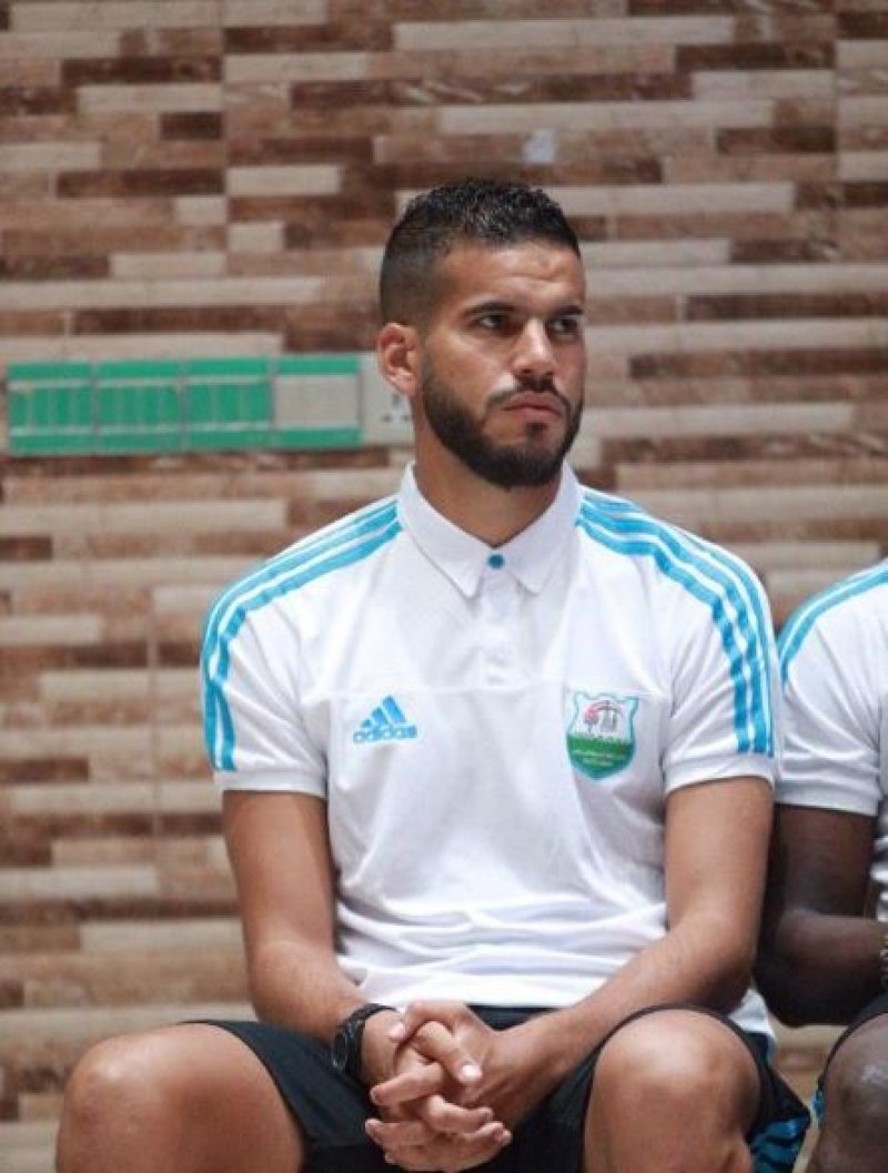 الأهلي يفاوض المغربي زكريا الإسماعيلي