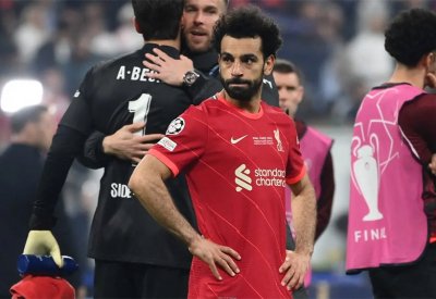 من صاحب اليد العليا في مفاوضات صلاح وليفربول؟