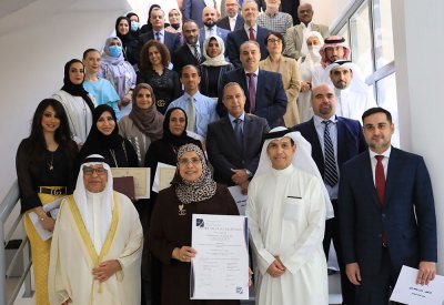 جامعة البحرين تحتفي بنيل كلية الآداب الاعتماد الدولي من الوكالة البريطانية