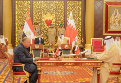 وزير المالية والاقتصاد الوطني: مواصلة العمل على تعزيز التكامل الاقتصادي بين مملكة البحرين وجمهورية مصر العربية