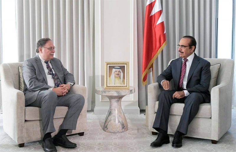 وزير الداخلية يجتمع مع نائب مساعد وزير الخارجية الأمريكية للشئون السياسية والعسكرية